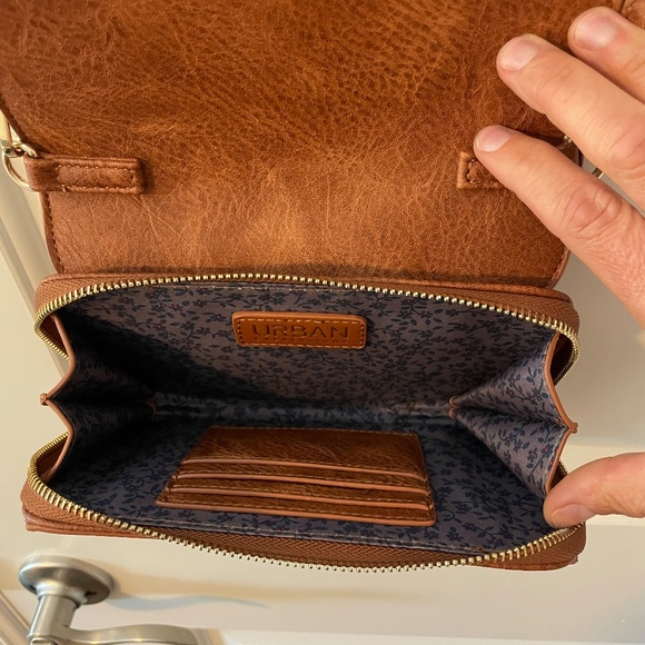 Urban Expressions Crossbody Purse - Picture 3 of 6